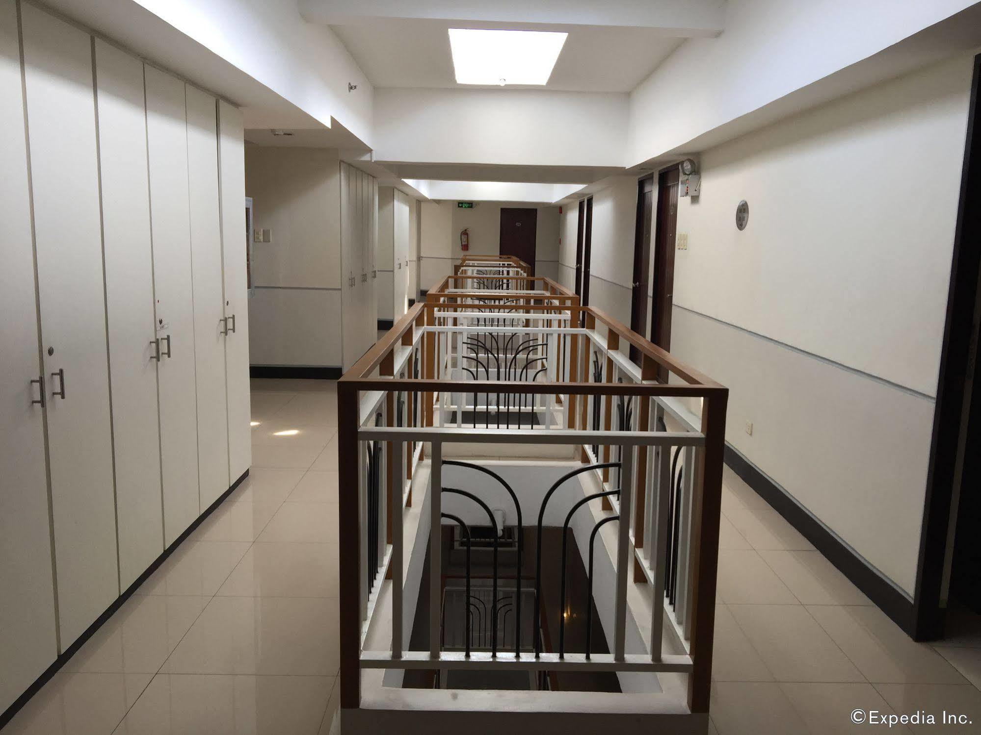 Negrense Suites Bacolod Exterior foto